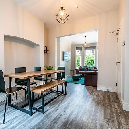 Pass The Keys Beautiful 4Br Restored Red Brick Cafes And Park Belfast Kültér fotó