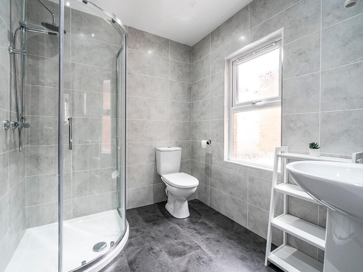 Pass The Keys Beautiful 4Br Restored Red Brick Cafes And Park Belfast Kültér fotó