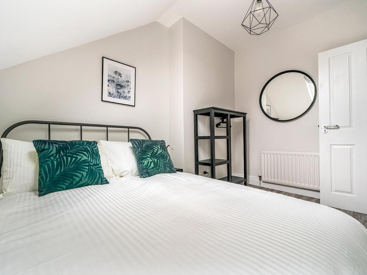 Pass The Keys Beautiful 4Br Restored Red Brick Cafes And Park Belfast Kültér fotó