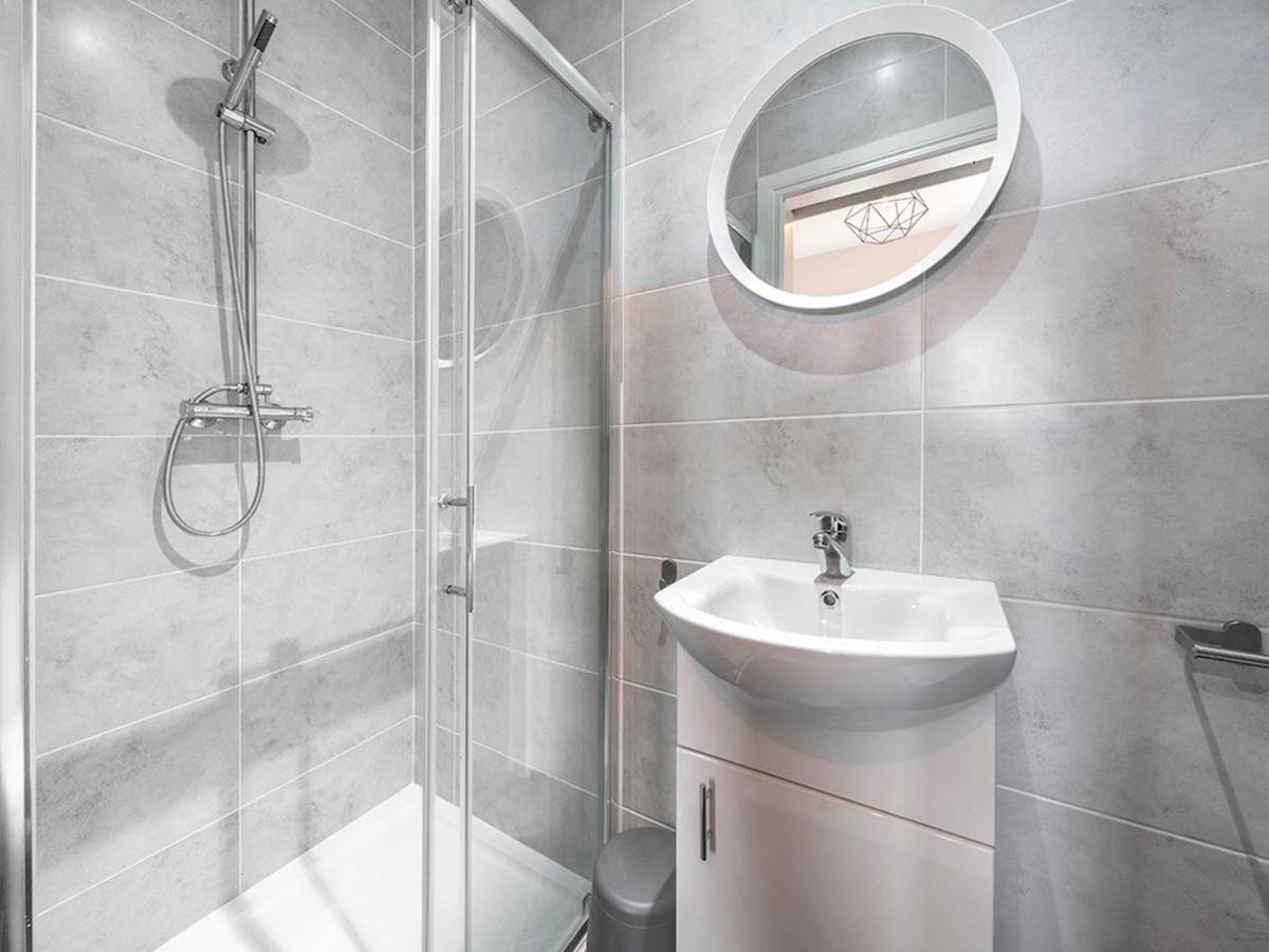 Pass The Keys Beautiful 4Br Restored Red Brick Cafes And Park Belfast Kültér fotó