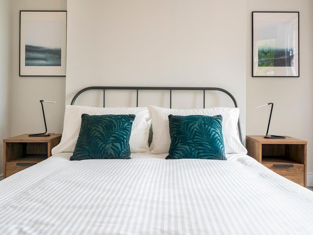 Pass The Keys Beautiful 4Br Restored Red Brick Cafes And Park Belfast Kültér fotó